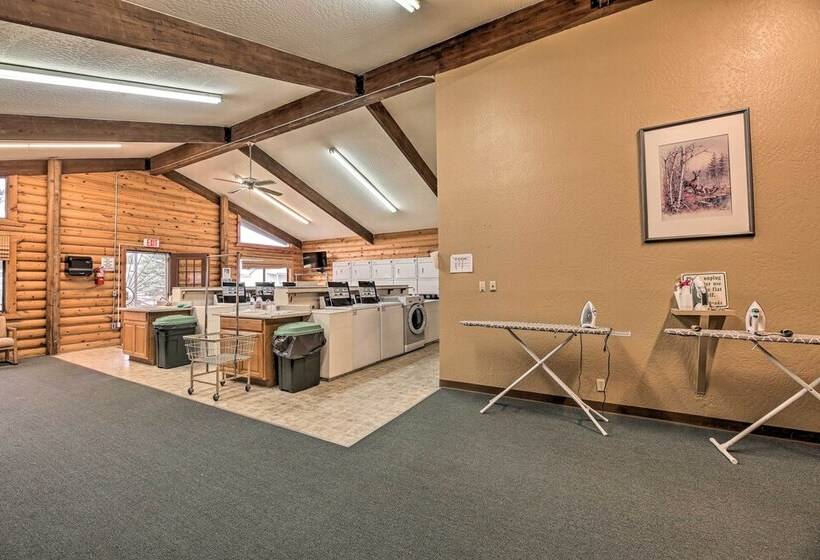 Relaxing Abode In Show Low: Quiet, 55+ Community!