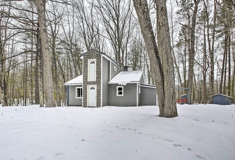 Remote Michigan Retreat On 10 Acres W/ Grill!