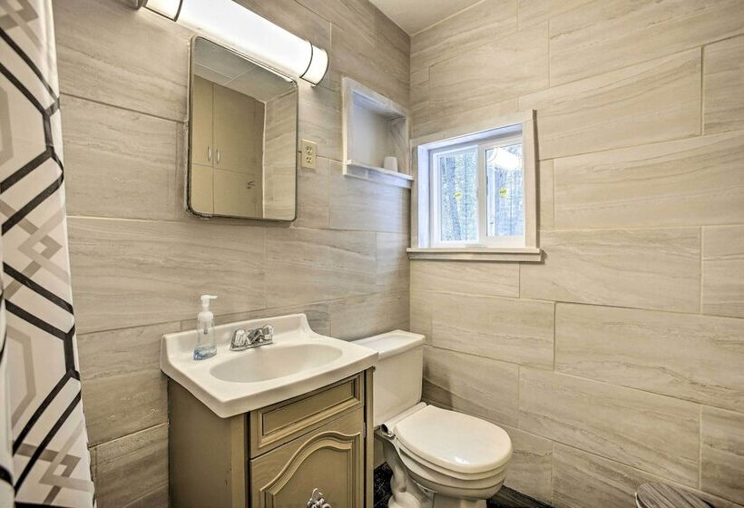 Remote Michigan Retreat On 10 Acres W/ Grill!