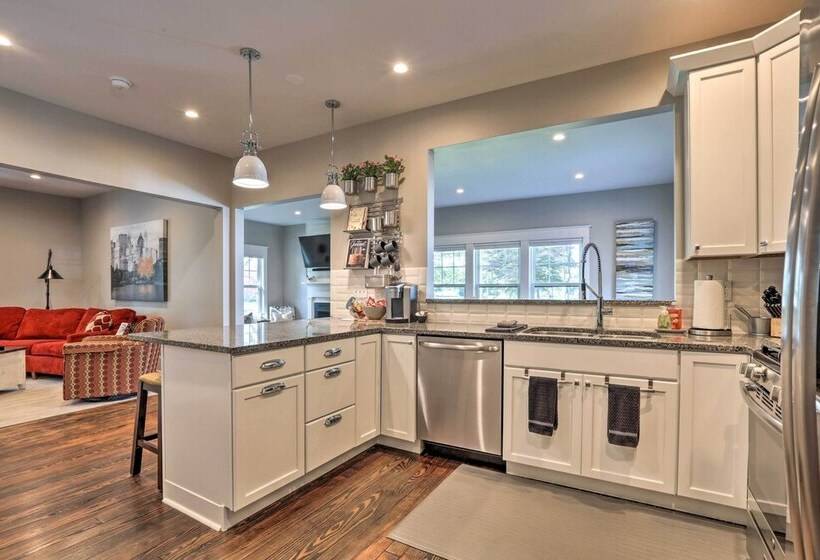 Renovated Craftsman House W/ Patio & Fire Pit!