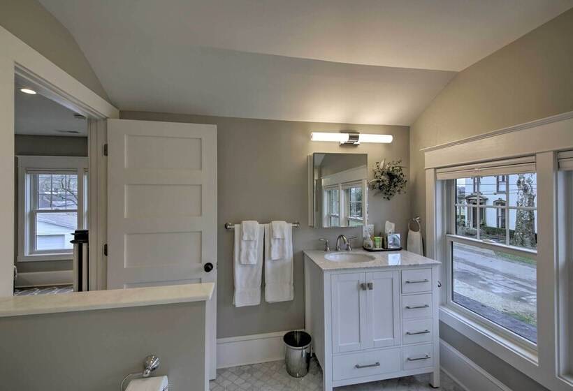 Renovated Craftsman House W/ Patio & Fire Pit!