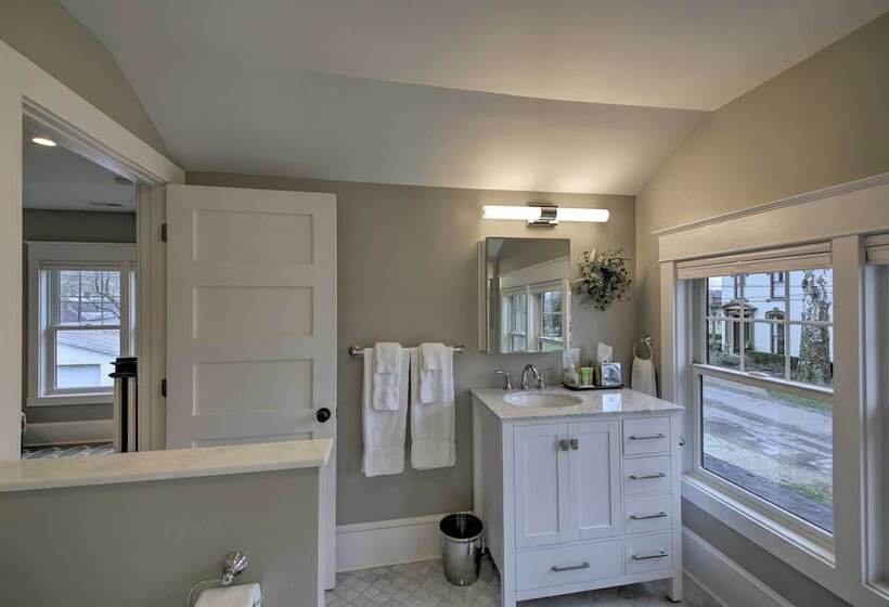 Renovated Craftsman House W/ Patio & Fire Pit!