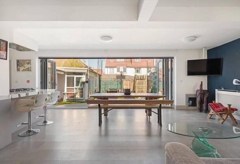 レジデンス C Bright And Spacious House