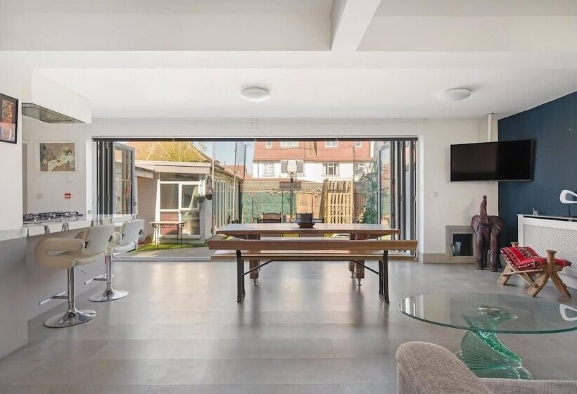 レジデンス C Bright And Spacious House