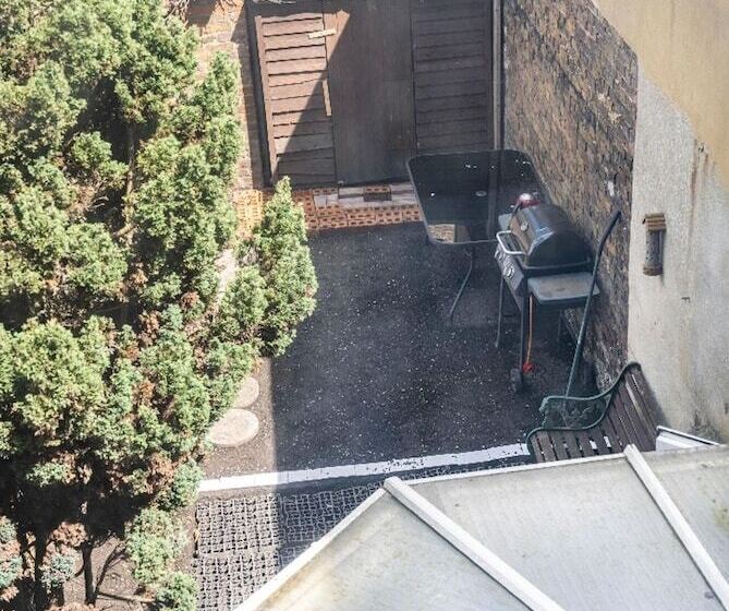 레지던스 Maidstone   Sleeps 6   Parking   Garden   96ws