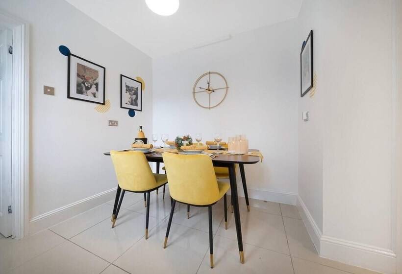 דירת נופש Lovely Little House, Free Parking, Smart Tv, Wifi