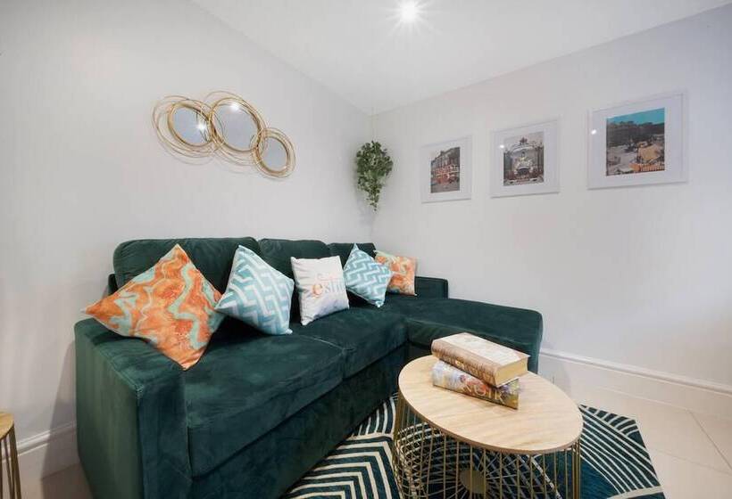 דירת נופש Lovely Little House, Free Parking, Smart Tv, Wifi