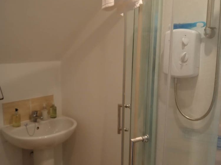 דירת נופש 2 Bedrooms/sleeps 4/free Wifi/parking/outdoor Area