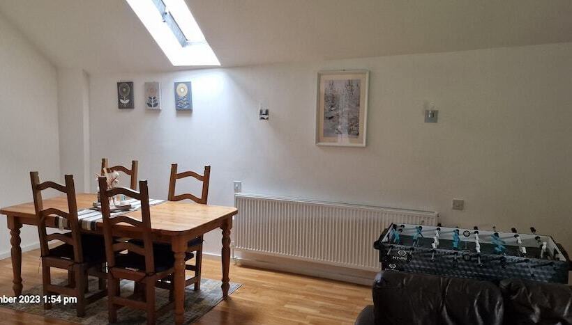 レジデンス Lakeviews/quietness/parking/longstays/4guests