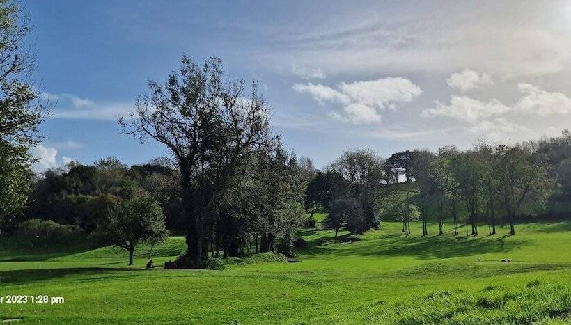 レジデンス Lakeviews/quietness/parking/longstays/4guests