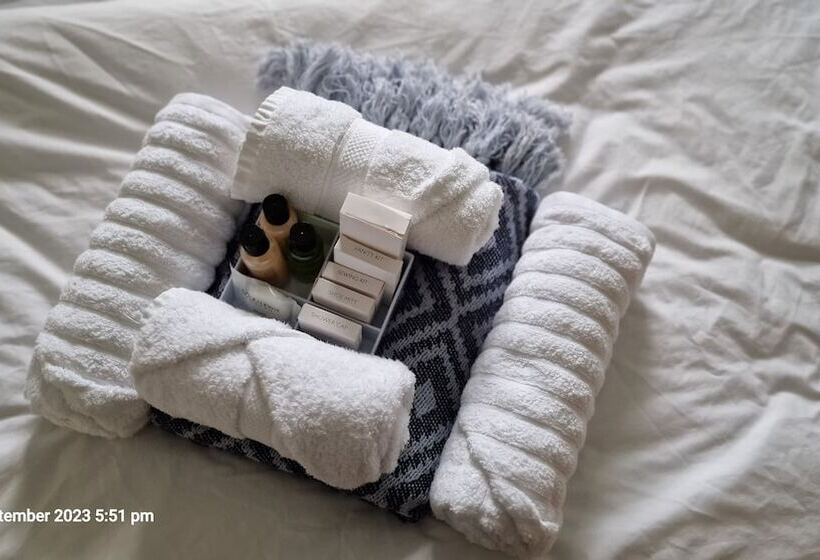 レジデンス Lakeviews/quietness/parking/longstays/4guests