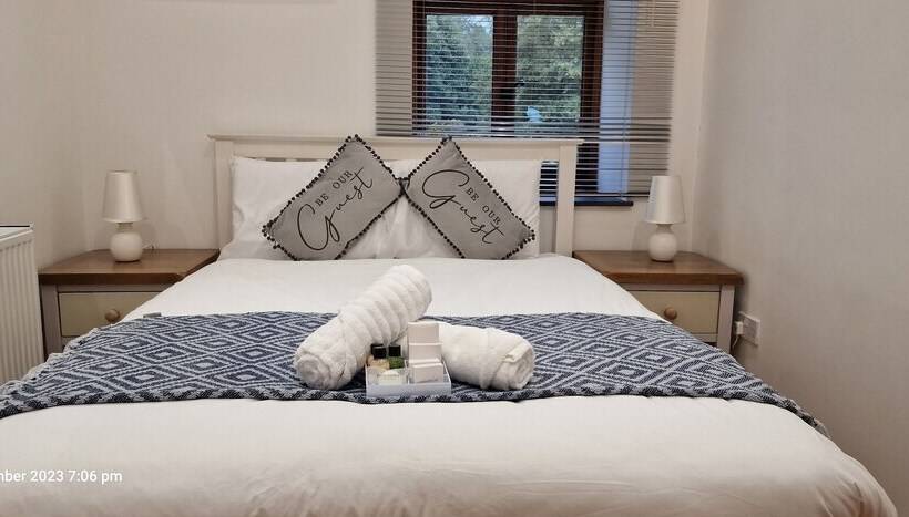 דירת נופש Lakeviews/quietness/parking/longstays/4guests