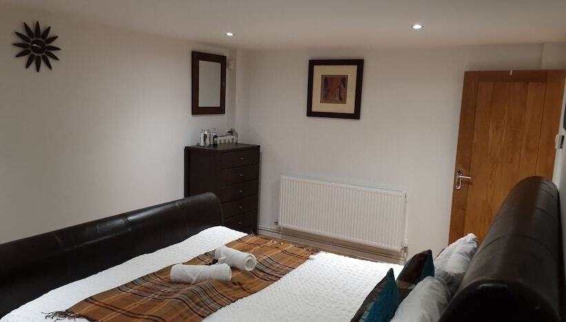 レジデンス Lakeviews/quietness/parking/longstays/4guests