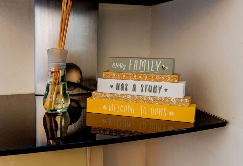 إقامة Stylish 3 Bed House With Free Parking & Wifi