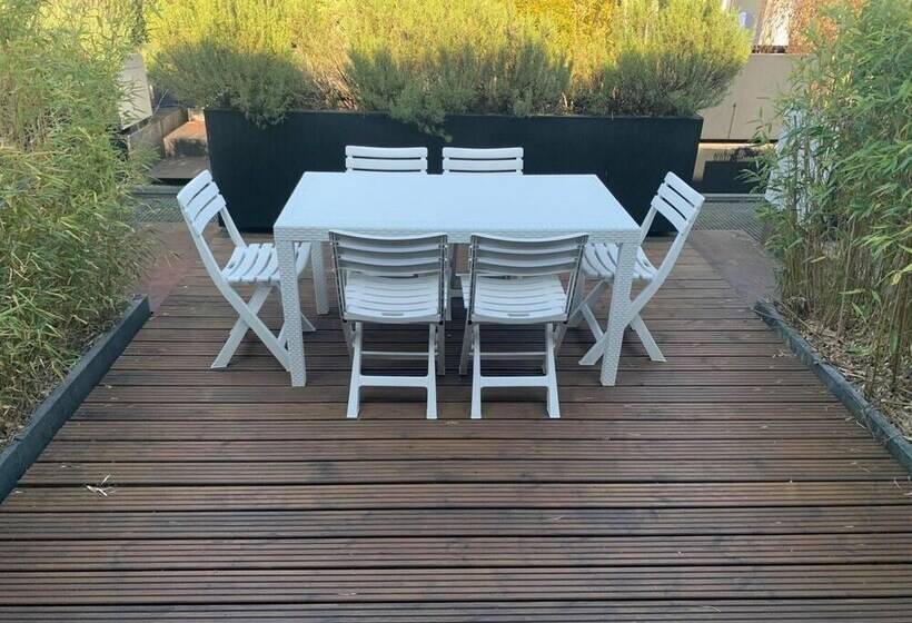 Резиденция The Media City House