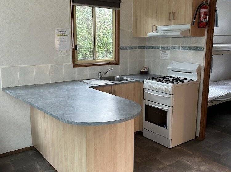 אתר נופש Long Jetty Caravan Park