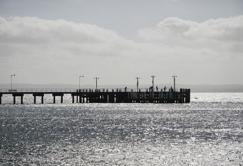 منتجع Long Jetty Caravan Park