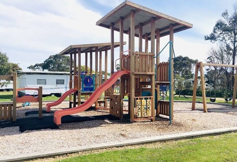 منتجع Long Jetty Caravan Park