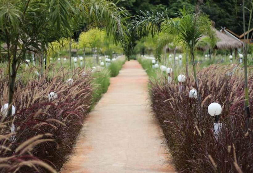 استراحتگاه Mont Blanc Glamping Khao Yai