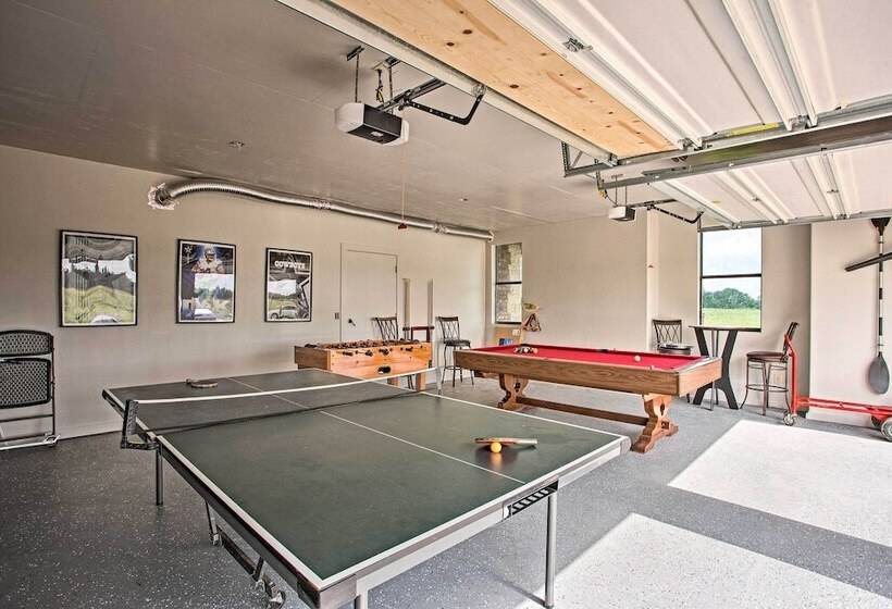 Blue Ridge Home W/ Game Room: 14 Mi To Mckinney!