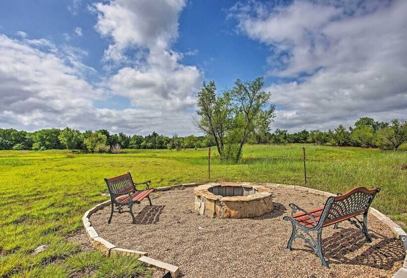 Blue Ridge Home W/ Game Room: 14 Mi To Mckinney!