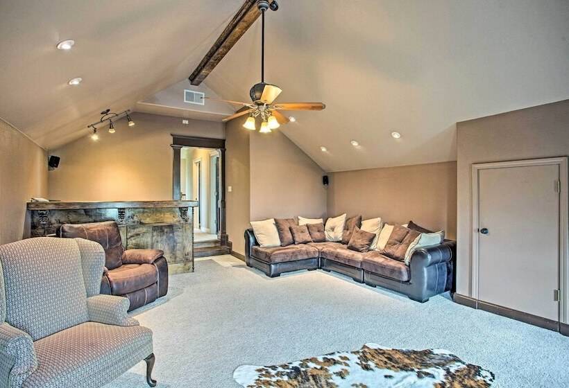 Blue Ridge Home W/ Game Room: 14 Mi To Mckinney!