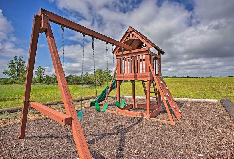 Blue Ridge Home W/ Game Room: 14 Mi To Mckinney!