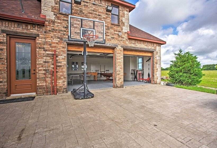 Blue Ridge Home W/ Game Room: 14 Mi To Mckinney!