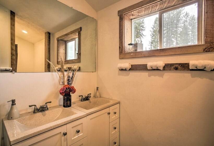 Rural Kettle Falls Bunkhouse W/ Airstrip & Trails!