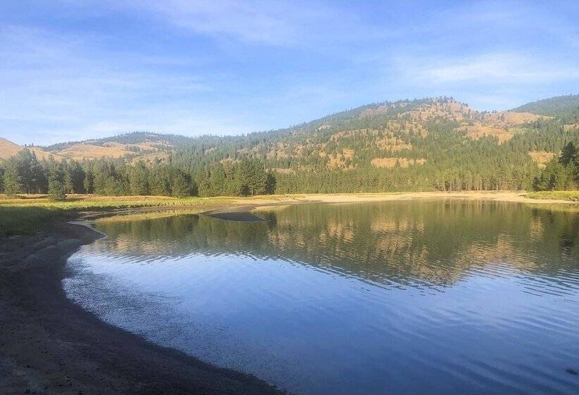 Rural Kettle Falls Bunkhouse W/ Airstrip & Trails!