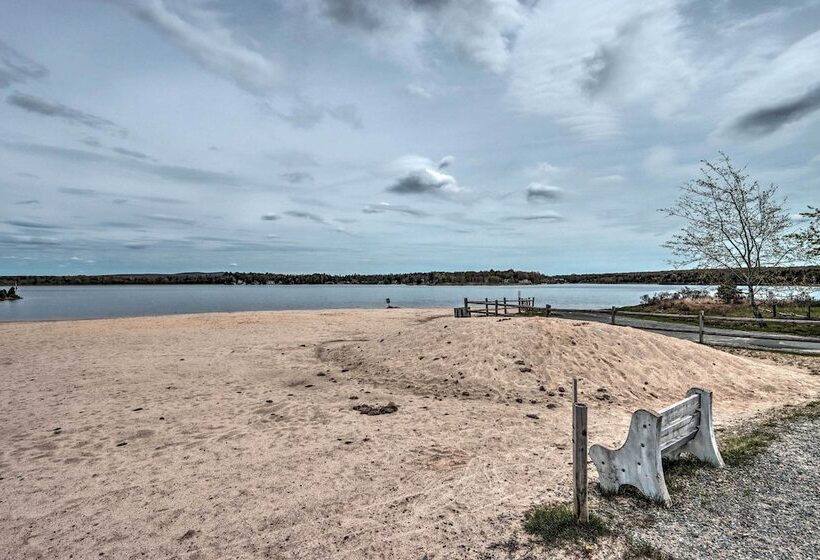 7 Mi To Big Boulder Mountain: Poconos Escape!