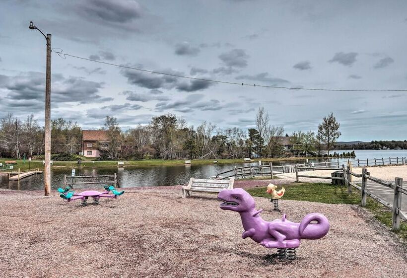 7 Mi To Big Boulder Mountain: Poconos Escape!