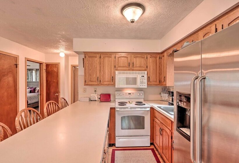 7 Mi To Big Boulder Mountain: Poconos Escape!