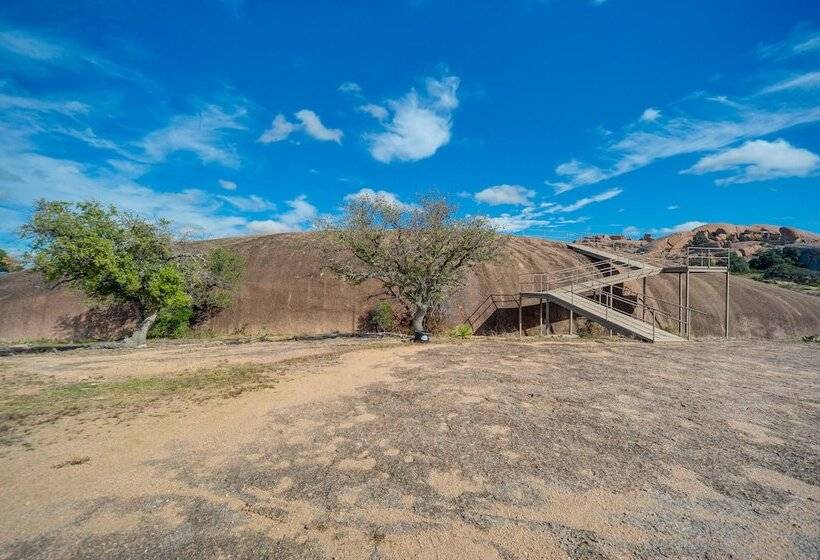 Rustic & Western House On Lake Swim & Fish!