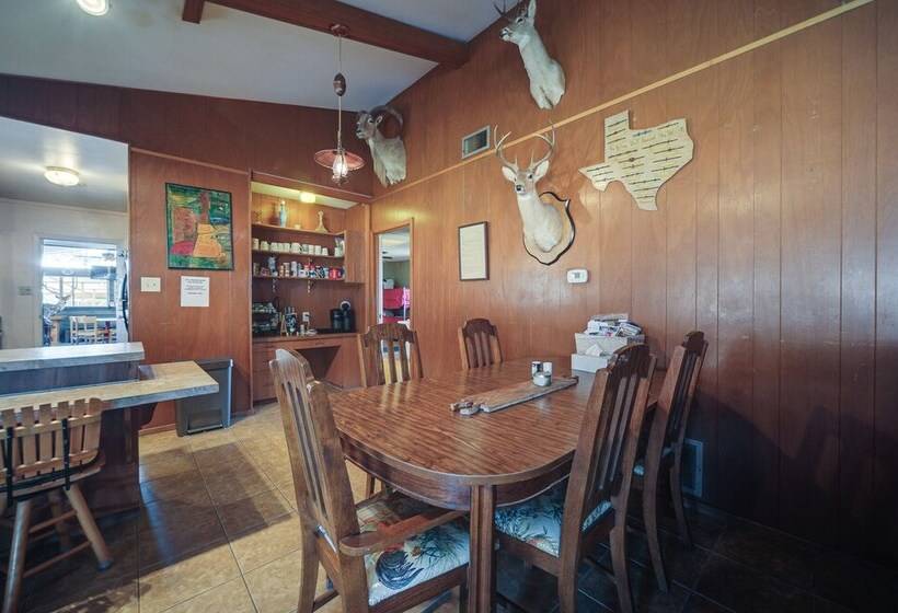 Rustic & Western House On Lake Swim & Fish!