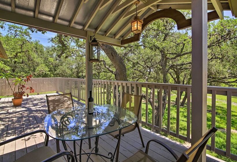 Countryside Cottage: 17 Mi To Downtown San Antonio