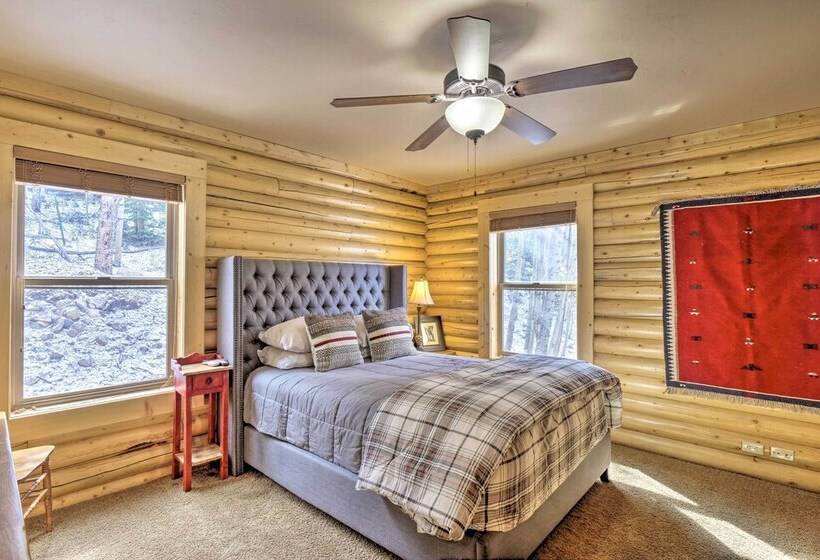 Secluded Alma Log Cabin W/ Hot Tub & Mountain View