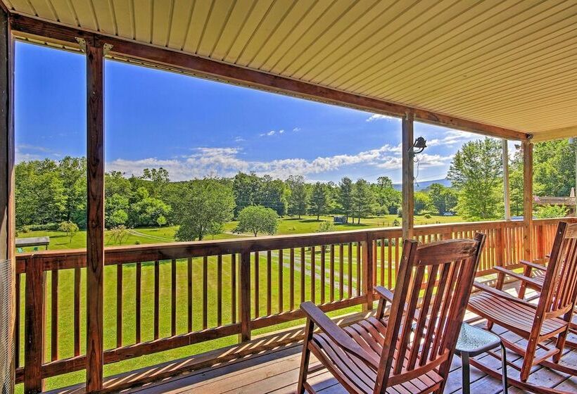 Secluded Rileyville Cabin W/ Hot Tub & Grill!