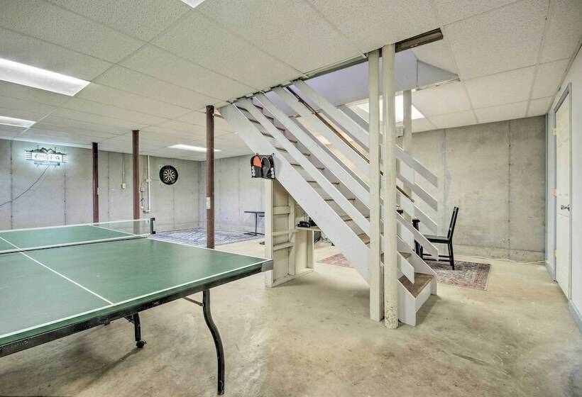 Secluded Rileyville Cabin W/ Hot Tub & Grill!