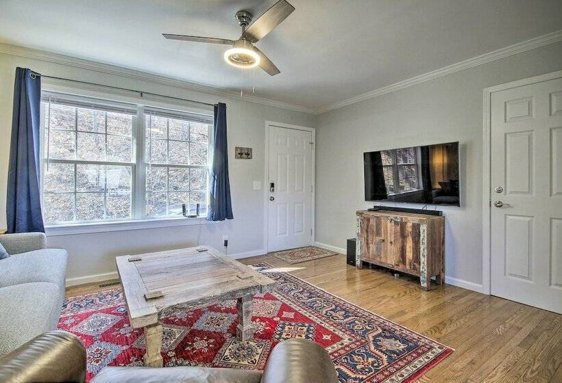 Secluded Rileyville Cabin W/ Hot Tub & Grill!