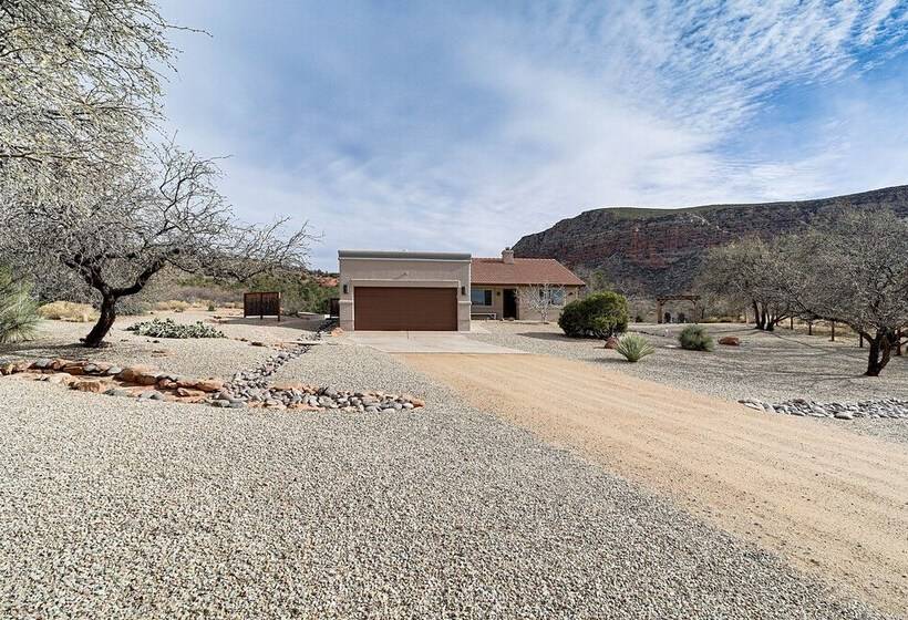 Secluded Sedona Escape W/ Patio & Red Rock Views!