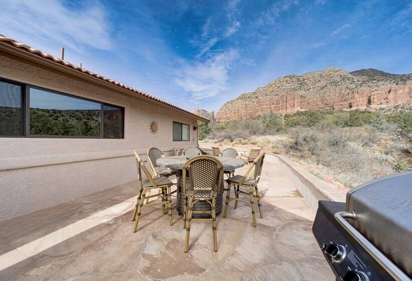 Secluded Sedona Escape W/ Patio & Red Rock Views!