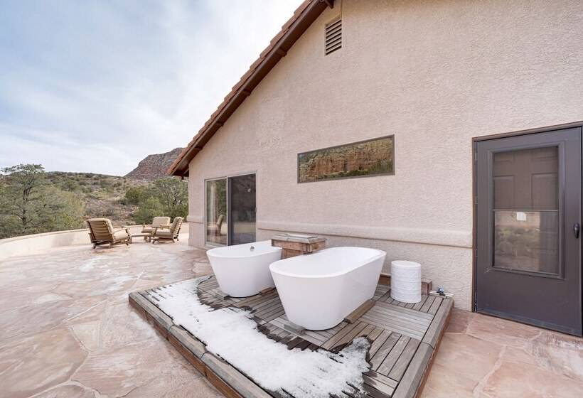 Secluded Sedona Escape W/ Patio & Red Rock Views!