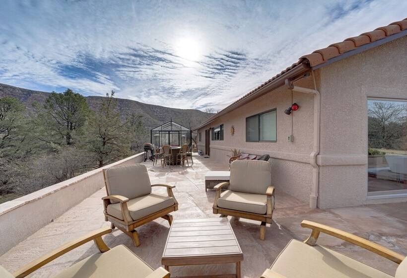 Secluded Sedona Escape W/ Patio & Red Rock Views!