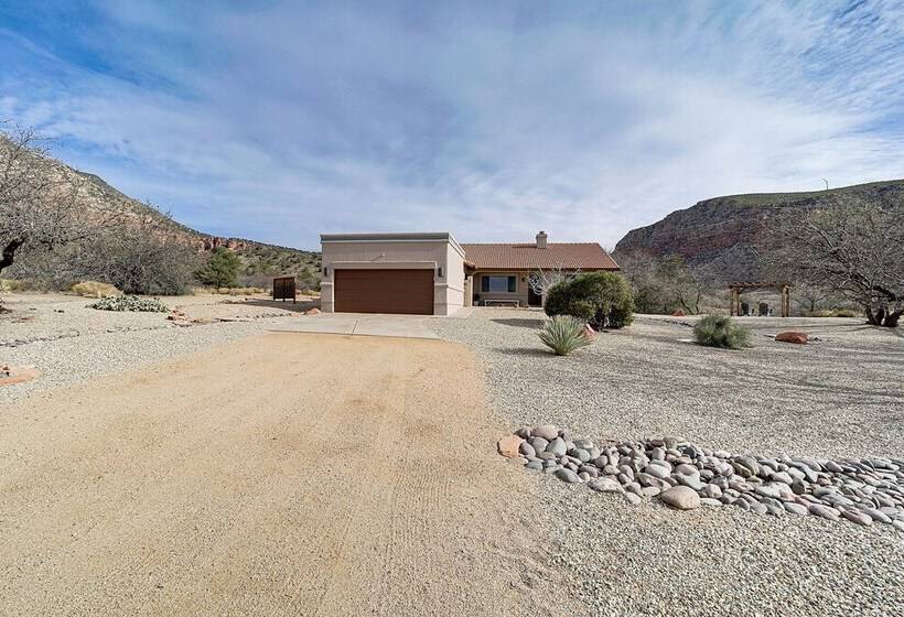 Secluded Sedona Escape W/ Patio & Red Rock Views!