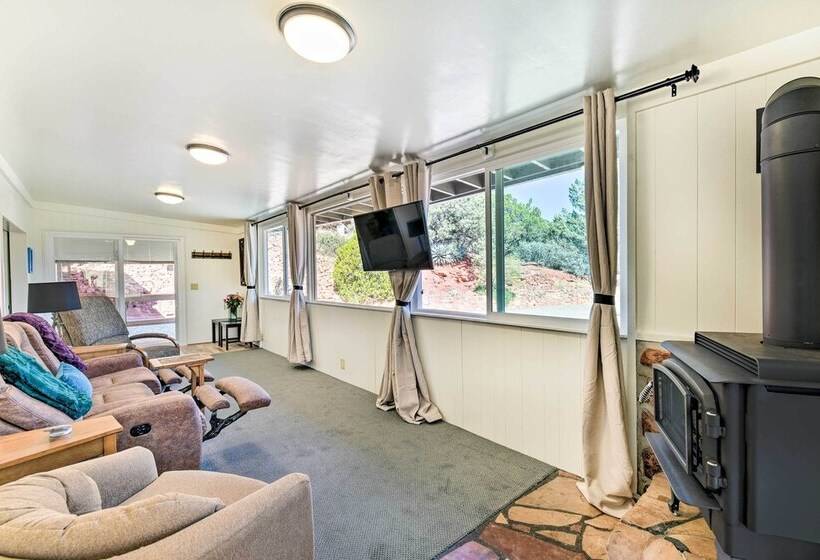 Sedona Stardust Hideaway  W/ Patio & Mtn Views!