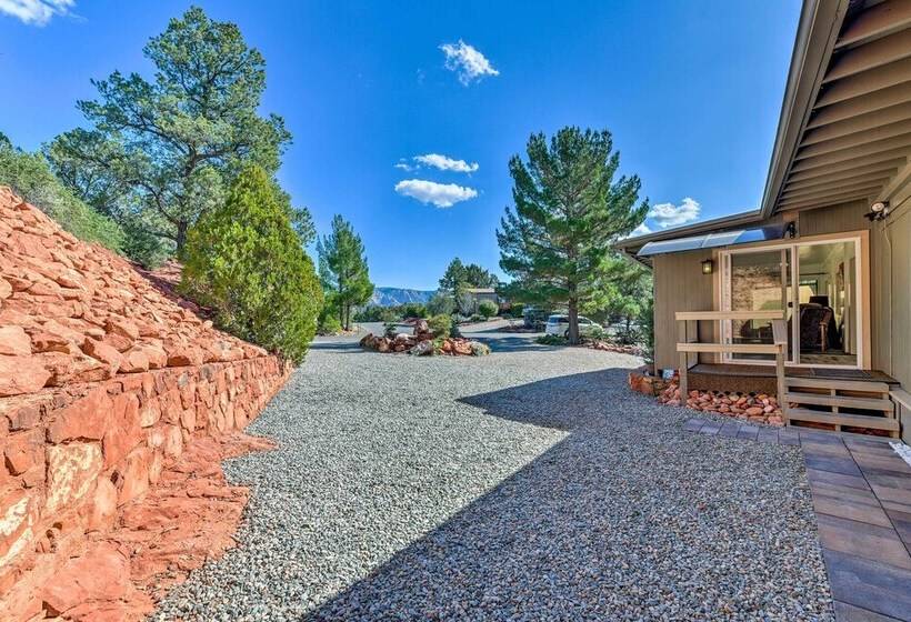 Sedona Stardust Hideaway  W/ Patio & Mtn Views!