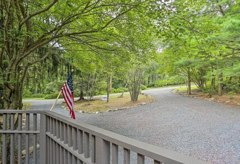 Serene Long Pond Home W/ Game Room & Beach Access!