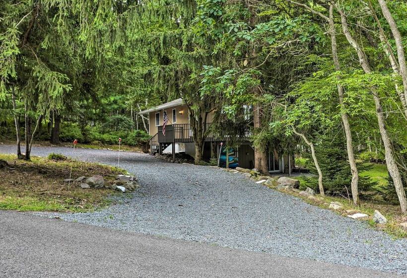 Serene Long Pond Home W/ Game Room & Beach Access!