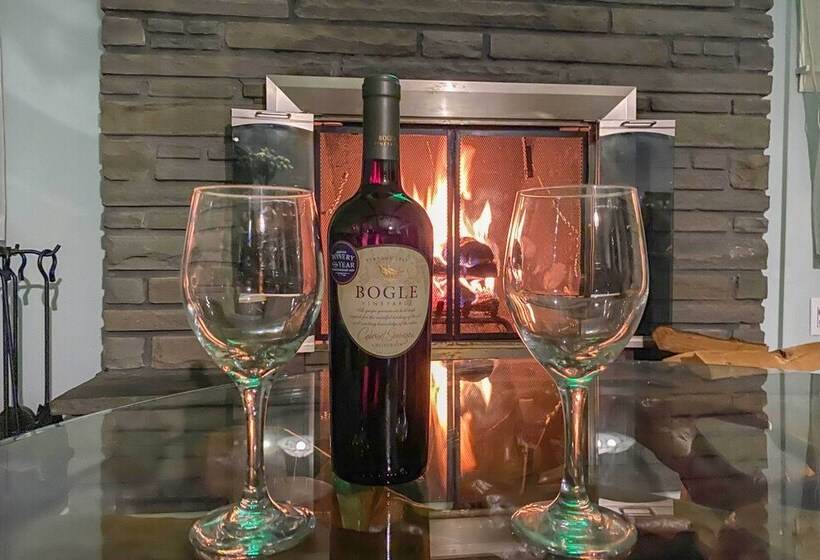 Serene Long Pond Home W/ Game Room & Beach Access!